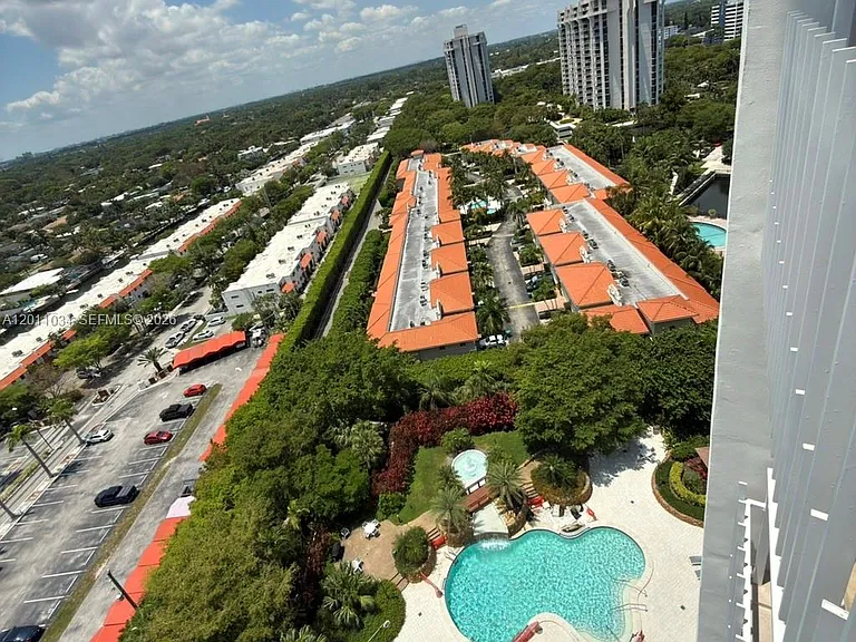 4000 Towerside Ter #1912 — Photo 20