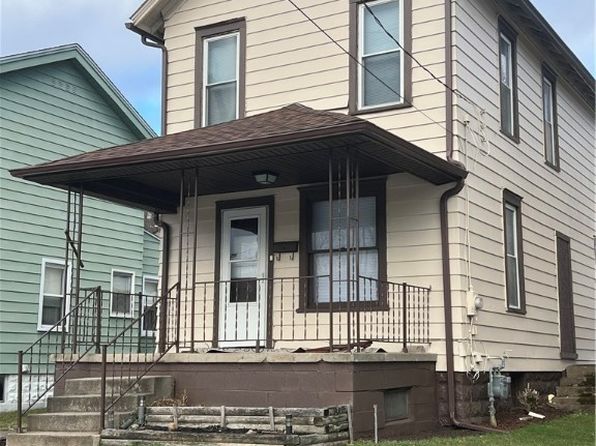 506 E Liberty St, Lowellville, OH 44436