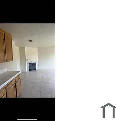 4th image of 740 Poinsettia Pl