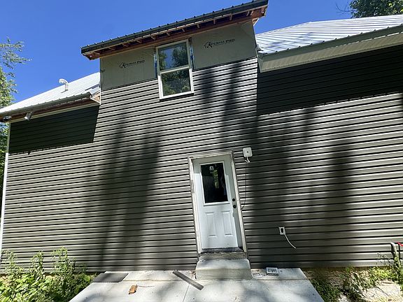 2nd image of 2027 Old Lake Rd