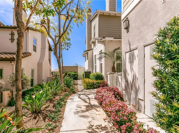 4005 Balmoral Dr, Yorba Linda, CA 92886