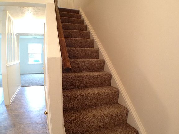 4th image of 379 Surrey Club Ln