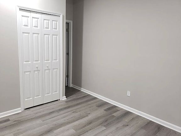 4th image of 926 Cesery Ter #0