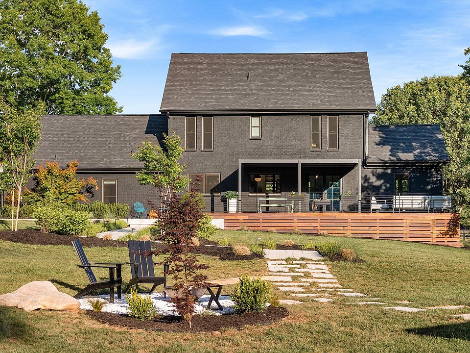 25th image of 2031 Maple Ln