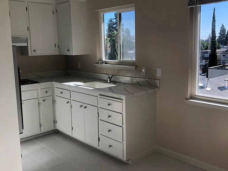 556 Prospect St #3 — Photo 4