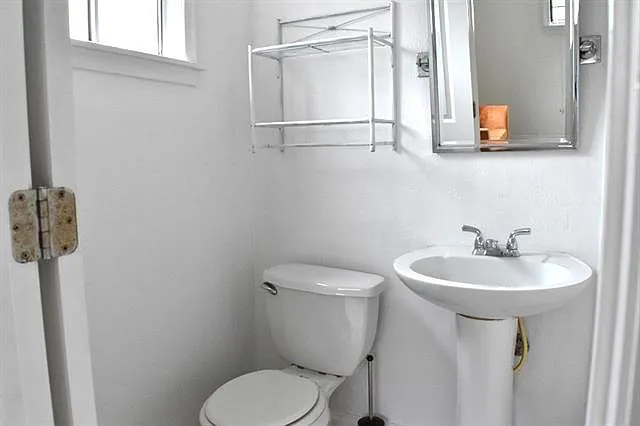 2601 Carondelet St #D — Photo 7