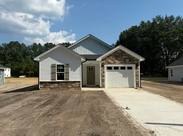 312 E Howard Street, Roseboro, NC 28382