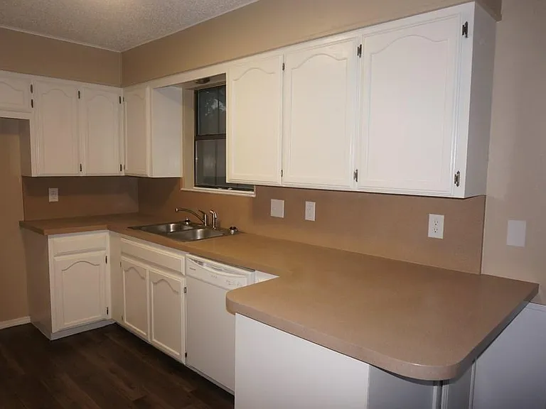 3606 Juanita Ave — Photo 6