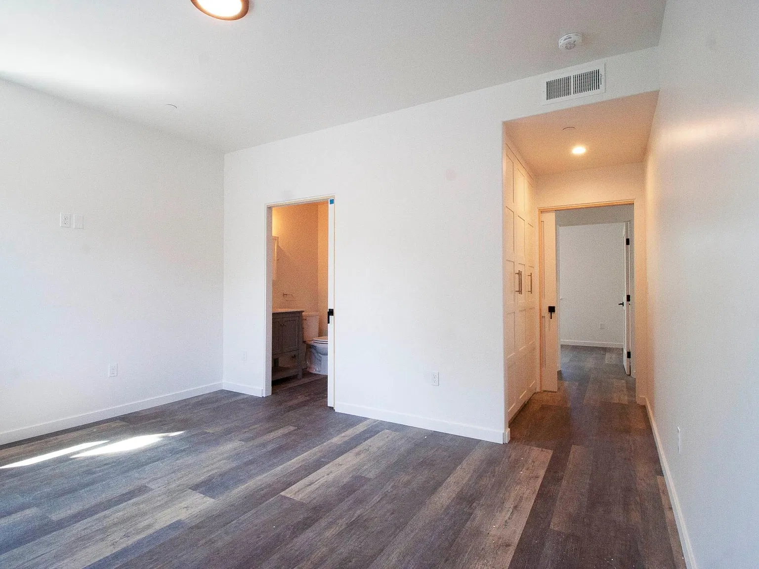 2 bed, 1240 sqft, $2,800 — Photo 4