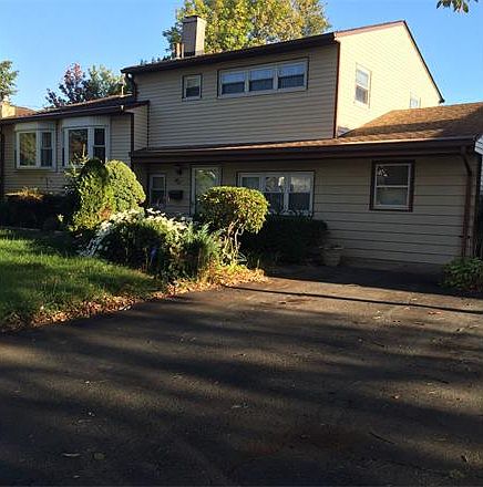 2nd image of 54 Trafalger Dr