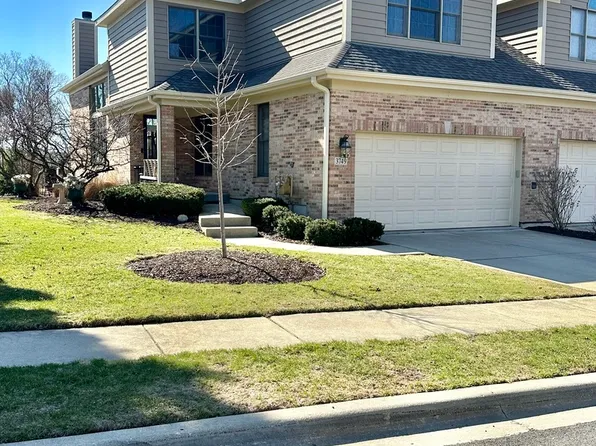 3749 King George Ln, Saint Charles, IL 60174