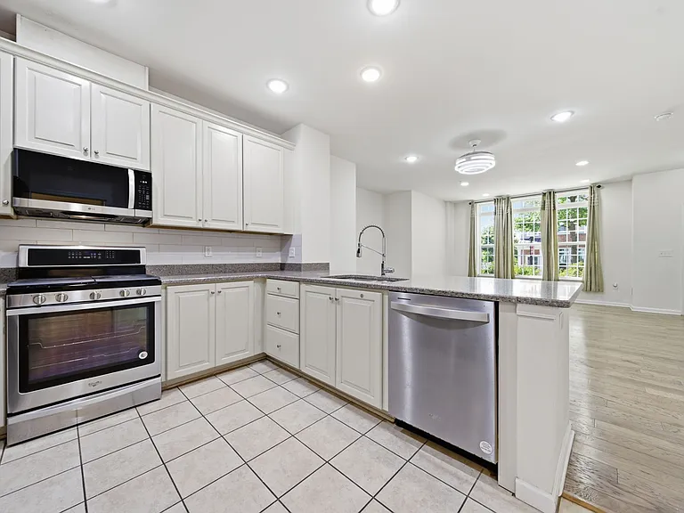 128 Wesmont Dr — Photo 11
