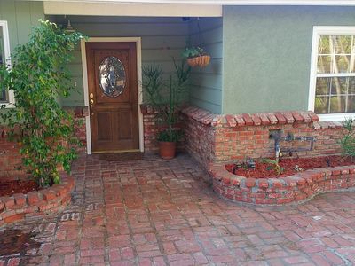 22659 Burbank Blvd, Woodland Hills, CA, 91367
