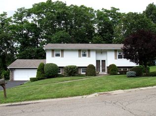 19 Columbine Dr, Binghamton, NY 13901