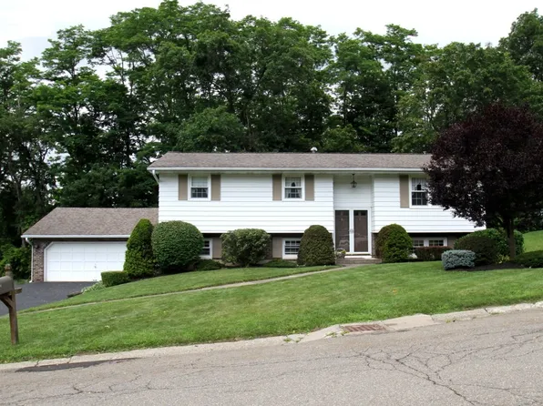 19 Columbine Dr, Binghamton, NY 13901