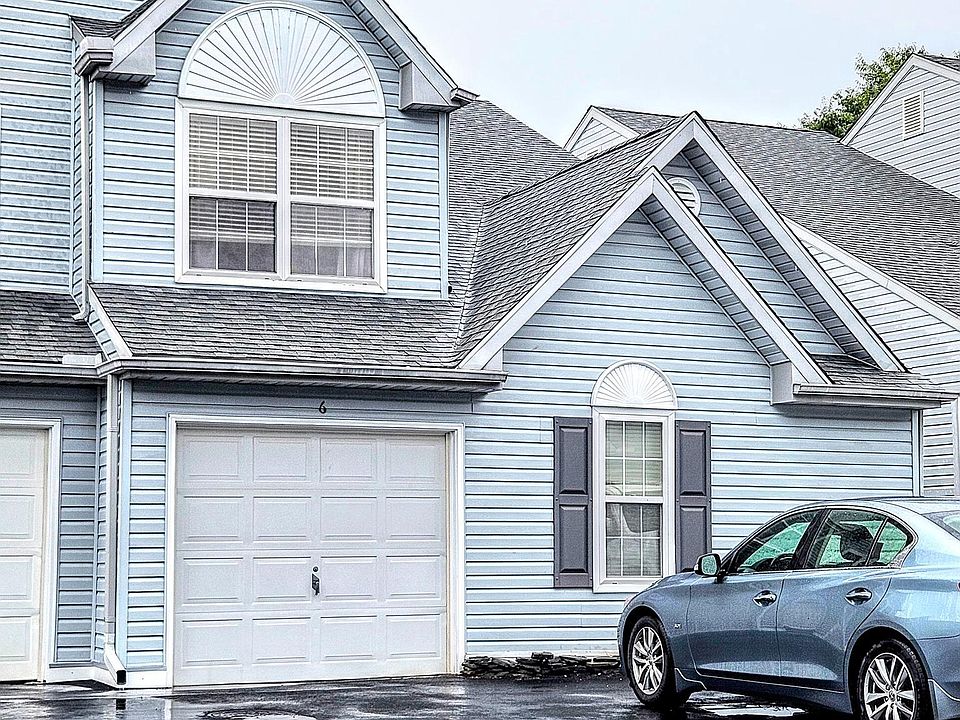 1st image of 6 Caroline Ln #27