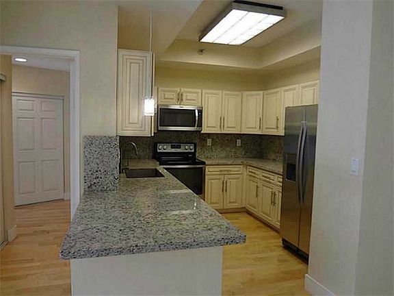 5th image of 19101 NE 36th Ct APT 103