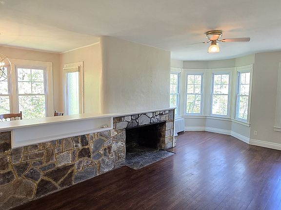4th image of 40 Maple Grove Avenue