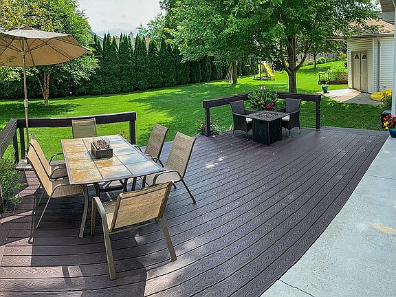 Composite Deck w/ lighting