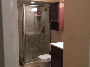 1422 S River Rd, New Berlin, WI 53151