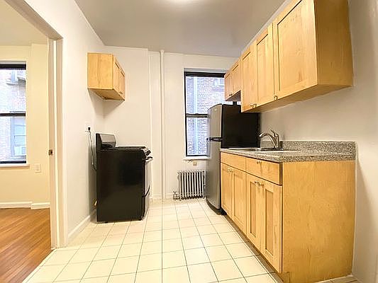1st image of 240 E 13th St APT 11