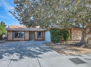 724 72nd St NW, Albuquerque, NM 87121