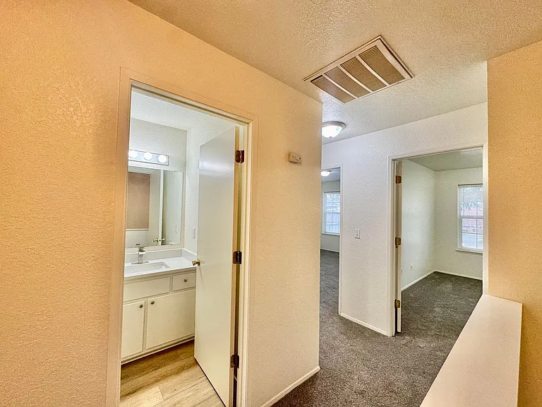 4701 NE 77th Ave #D-16 — Photo 23
