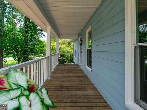 2nd image of 300 Fairway Dr