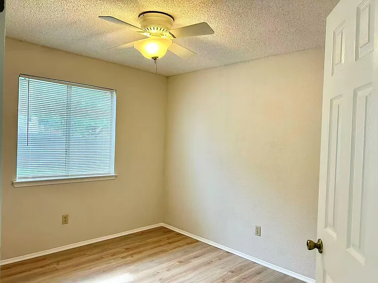 12906 Tantara Dr — Photo 12