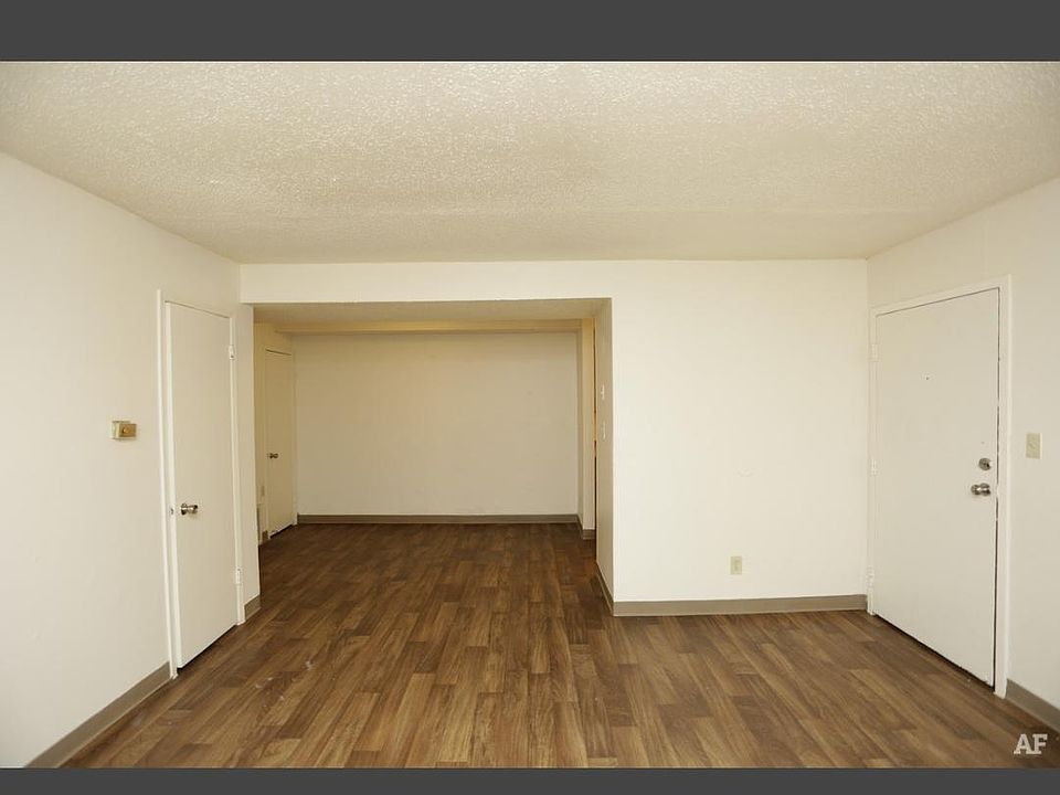 1st image of 2100 N 57th Ter