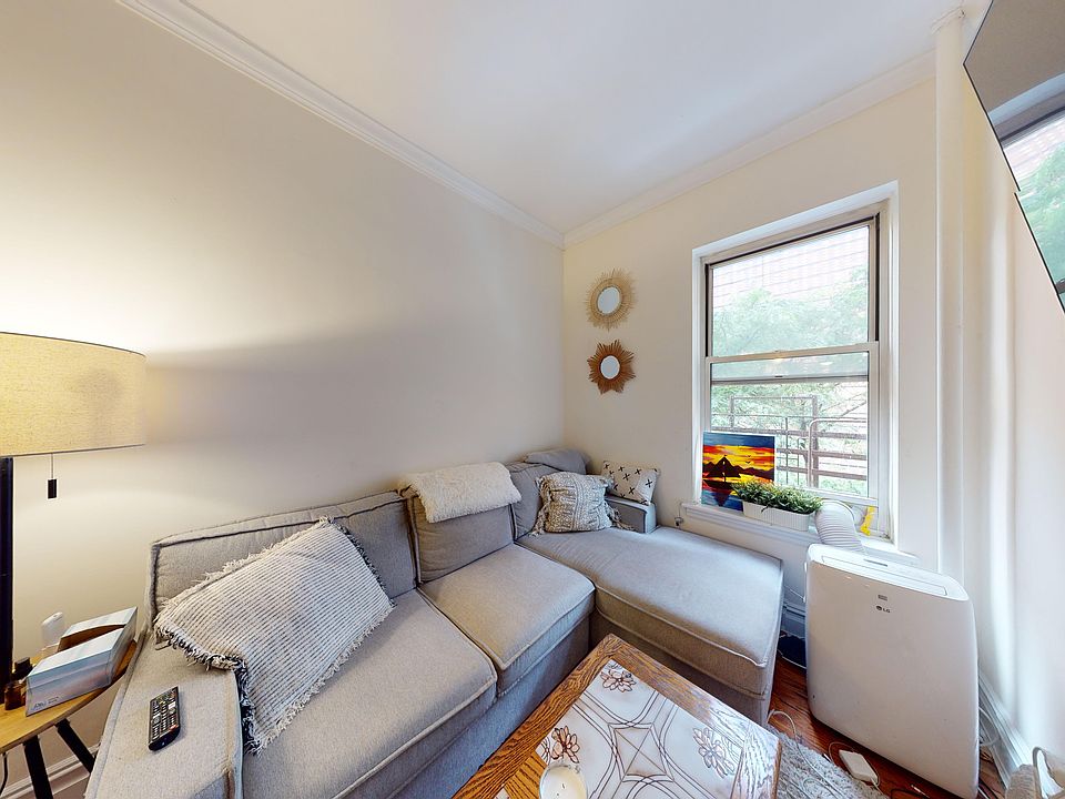 1st image of 107 W 68th St APT 4E