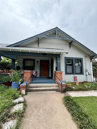 604 S Park St Photo 1