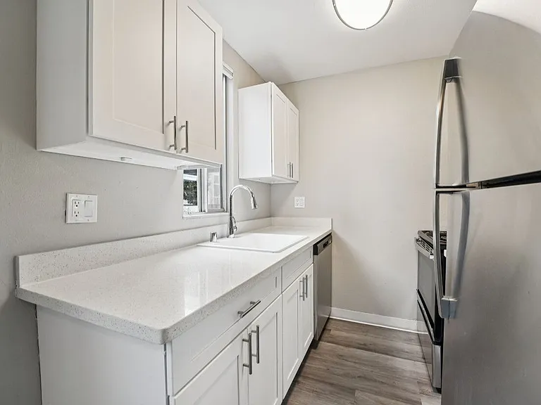 The Valley Apartments — Photo 19