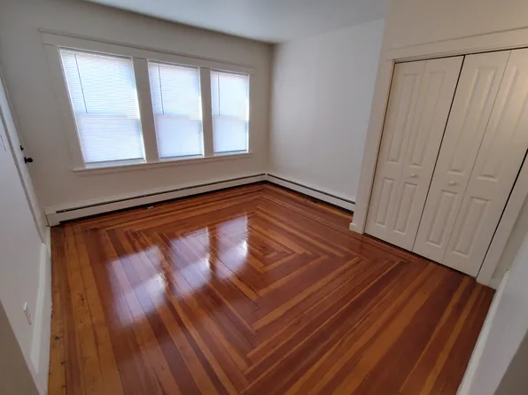 220 Washington St, West Warwick, RI 02893