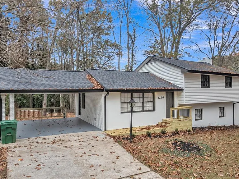 3296 Columbia Woods Dr — Photo 1