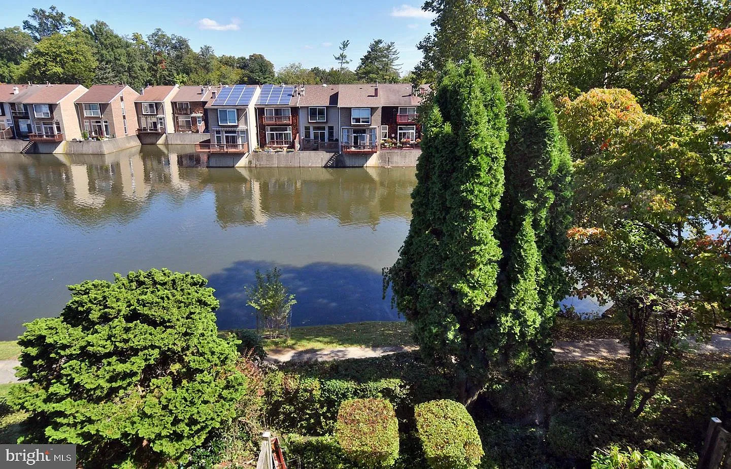 3 bed, 4.0 bath, 2473 sqft, $3,050 — Photo 3