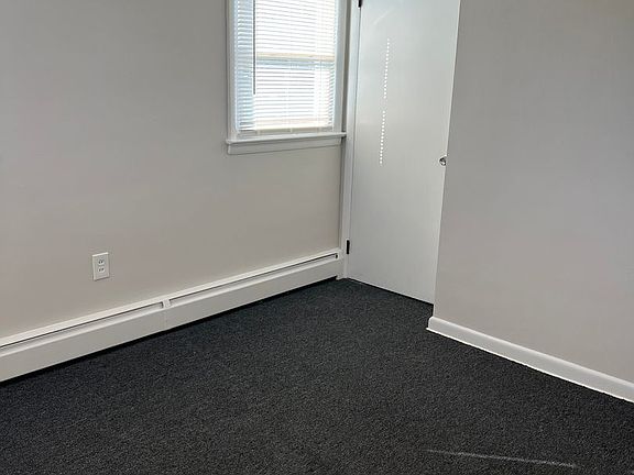 4th image of 305 Essex St