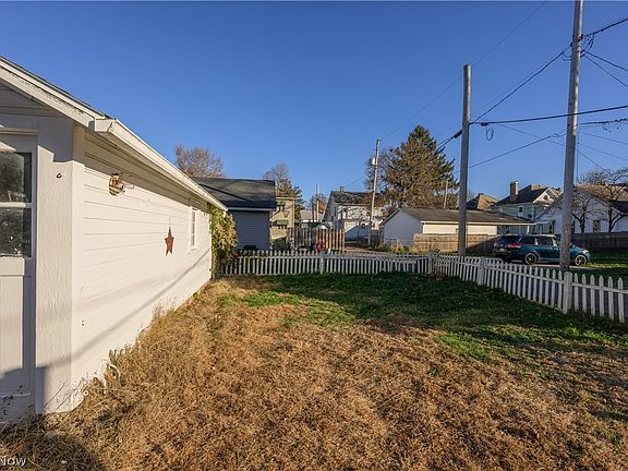 5th image of 219 5th Dr NW
