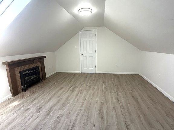 3rd image of 565 W Main St APT 5