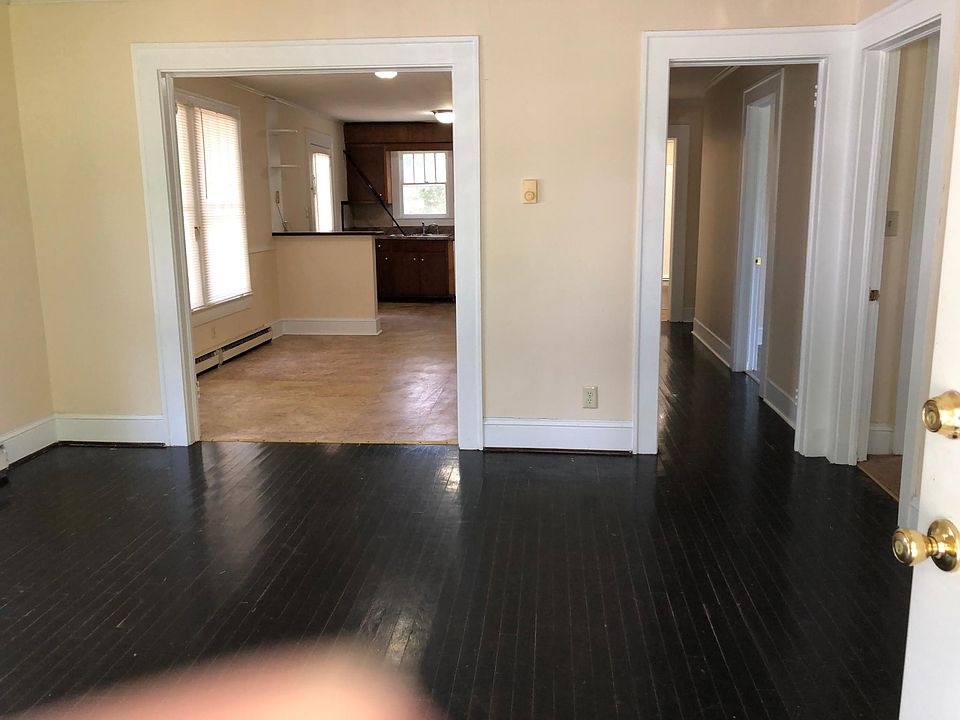 2nd image of 1712 Rendall St