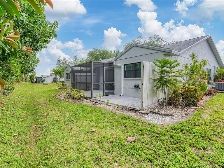 4732 Blackberry Dr — Photo 16