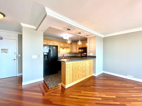 2nd image of 1255 N Sandburg Ter Unit 2807