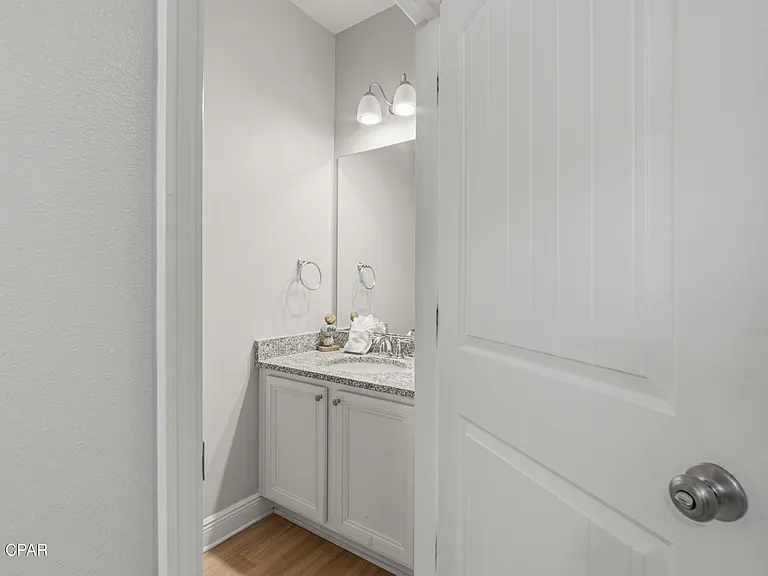 1883 Pointe Dr — Photo 4