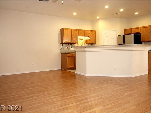 3rd image of 1591 Buffalo Brubaker Ln #103