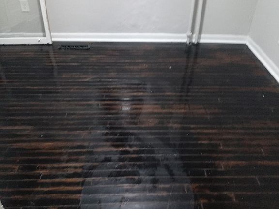 2nd image of 963 Edgerton St #2
