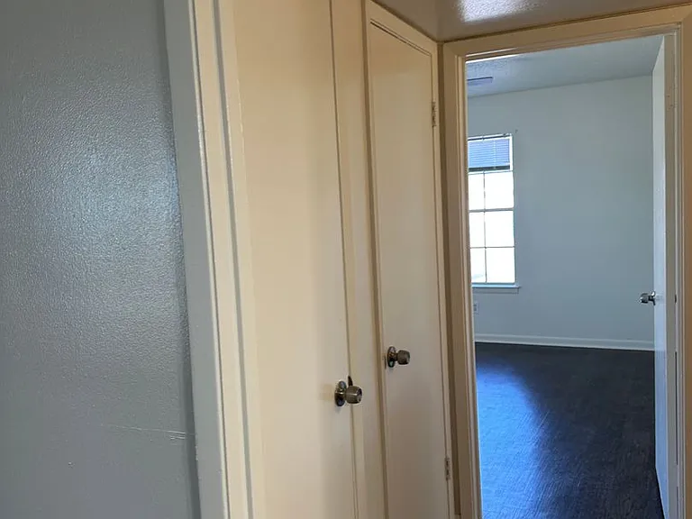 400 Johnson Dr — Photo 28