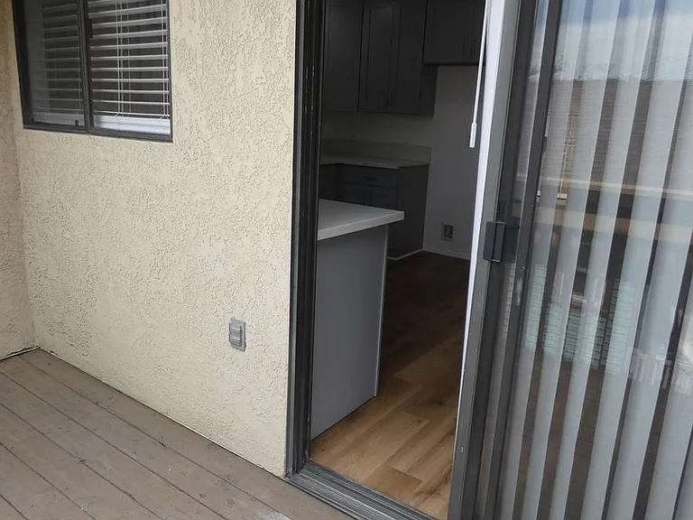 7326 Pickering Ave — Photo 11