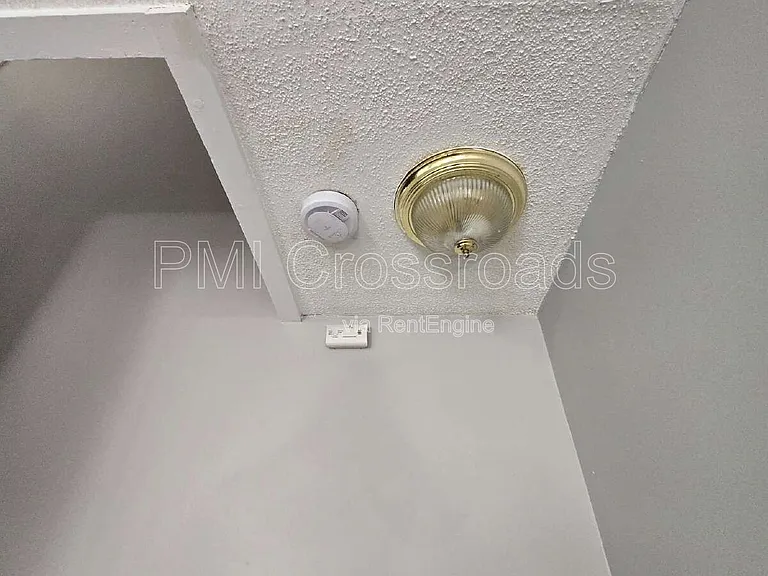 153 S Cypress Ave — Photo 23