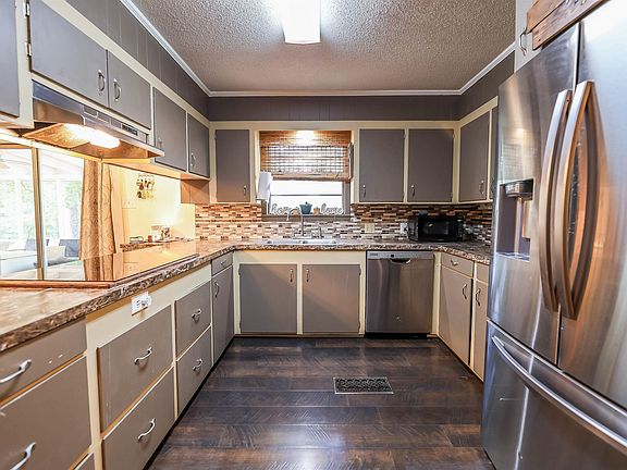 5th image of 1603 Abernathy St
