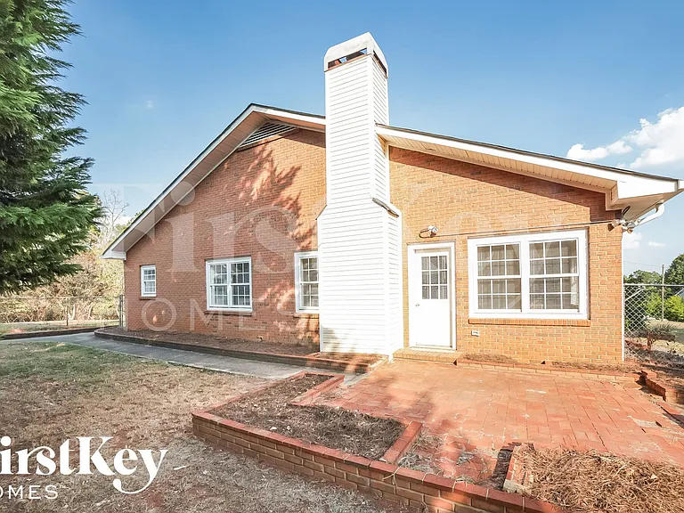 1 White Pines Dr — Photo 15